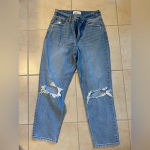 Womens Abercrombie and Fitch “the mom high rise curve love” jeans. NWOT